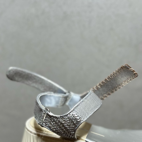 Dolce Vita Debra Silver Distressed Chunky Platform Sandal, Size 8 1/2, NWOT - Picture 10 of 14